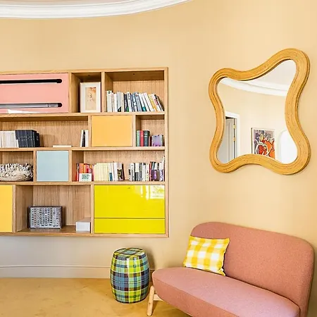 170m Air Conditioned Decor * 파리