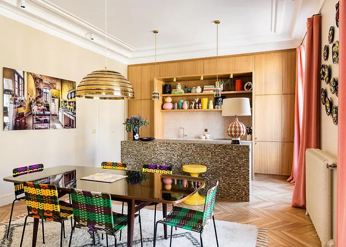 170m Air Conditioned Decor